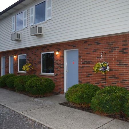 Attican Motel - Attica - Batavia - Warsaw - Darien Lake ภายนอก รูปภาพ