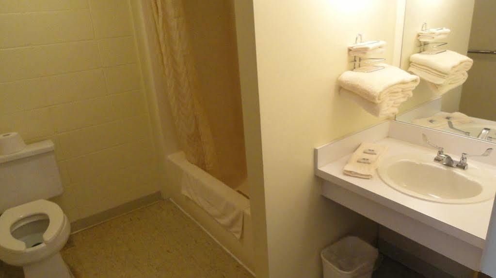 Attican Motel - Attica - Batavia - Warsaw - Darien Lake ภายนอก รูปภาพ