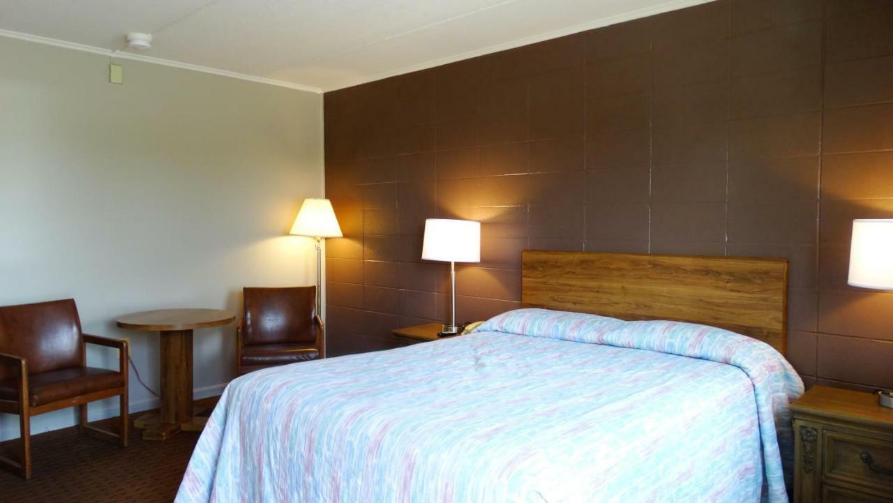 Attican Motel - Attica - Batavia - Warsaw - Darien Lake ภายนอก รูปภาพ